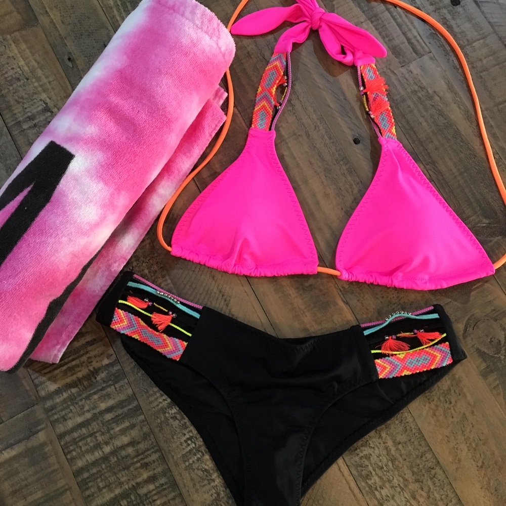NWOT VS Hot Pink Triangle Bikini Top